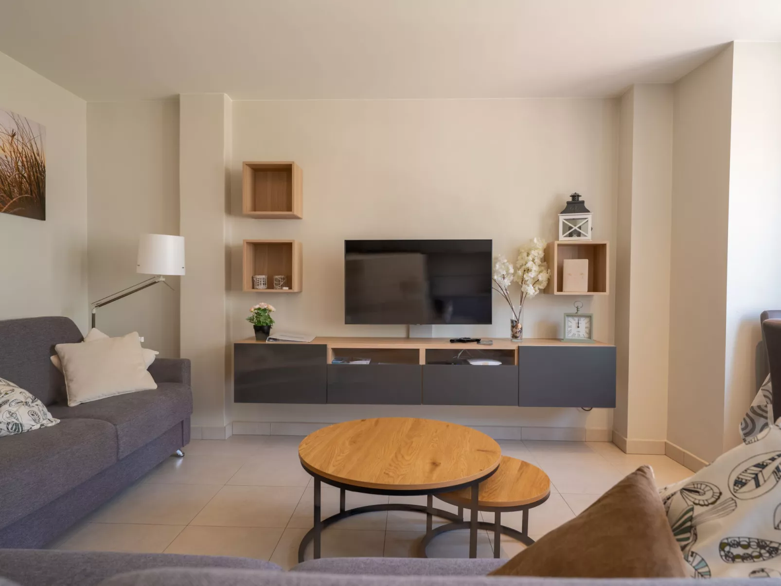 Ruzette beach with parking-Inside