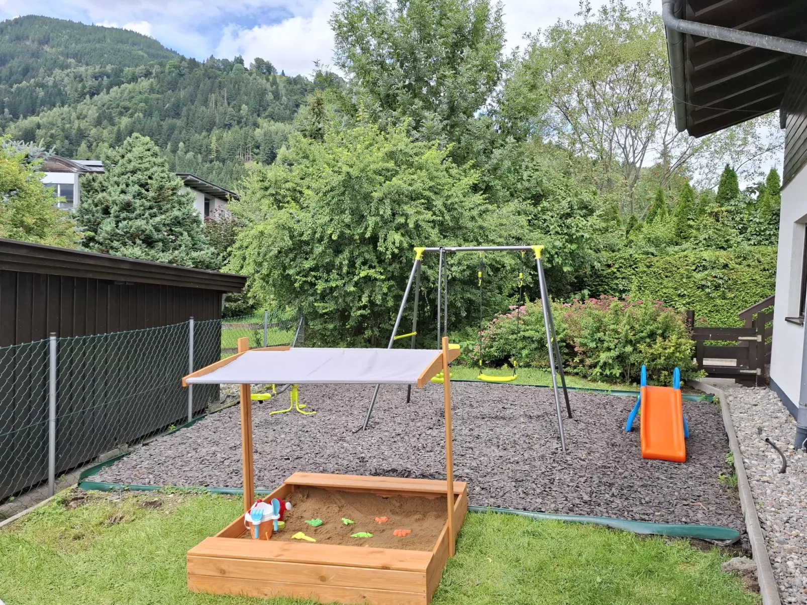 Alpenchalets-Outside