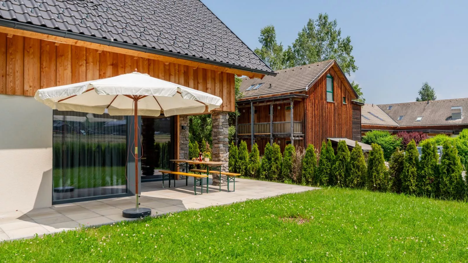 Bergzicht-Exterior in summer