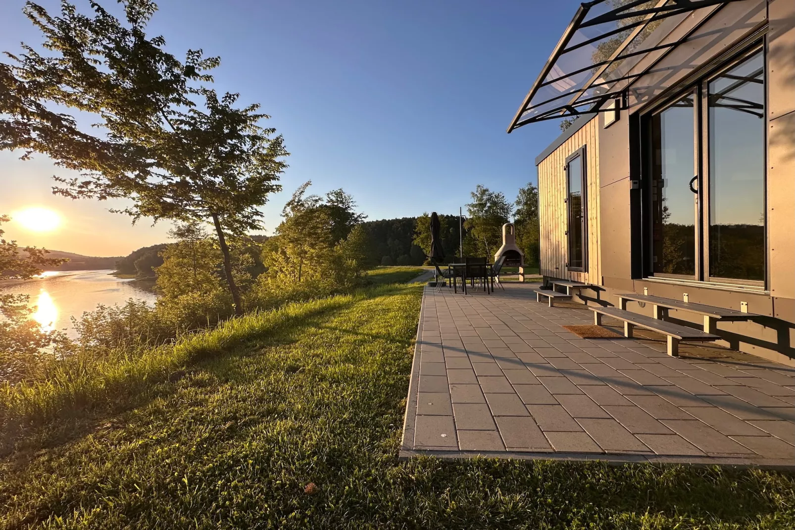 FERIENDORF SEEBLICK - Tiny Chalet am Eixendorfer See-Exterior in summer