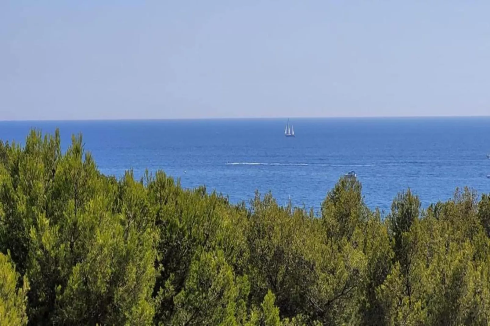 APPARTEMENT VUE SUR LE PORT-Zones été à 20 km