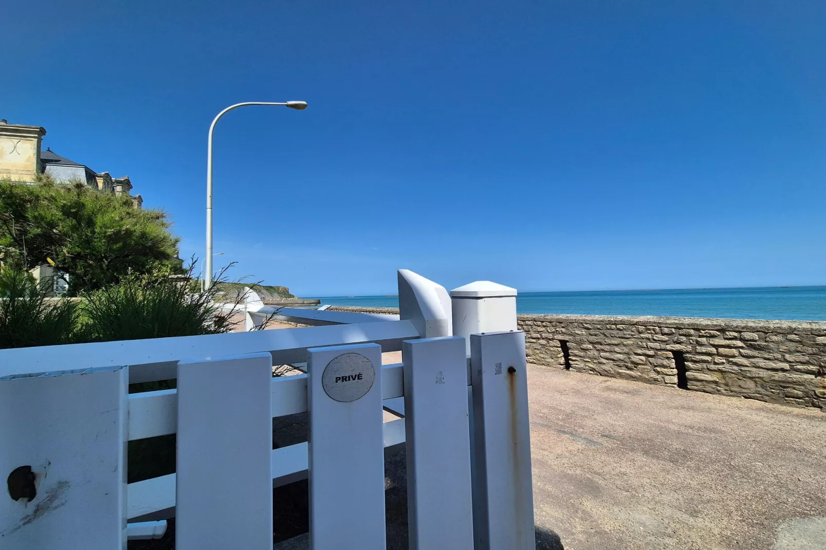 Holiday flat in Arromanches-les-Bains-Parkeinrichtungen
