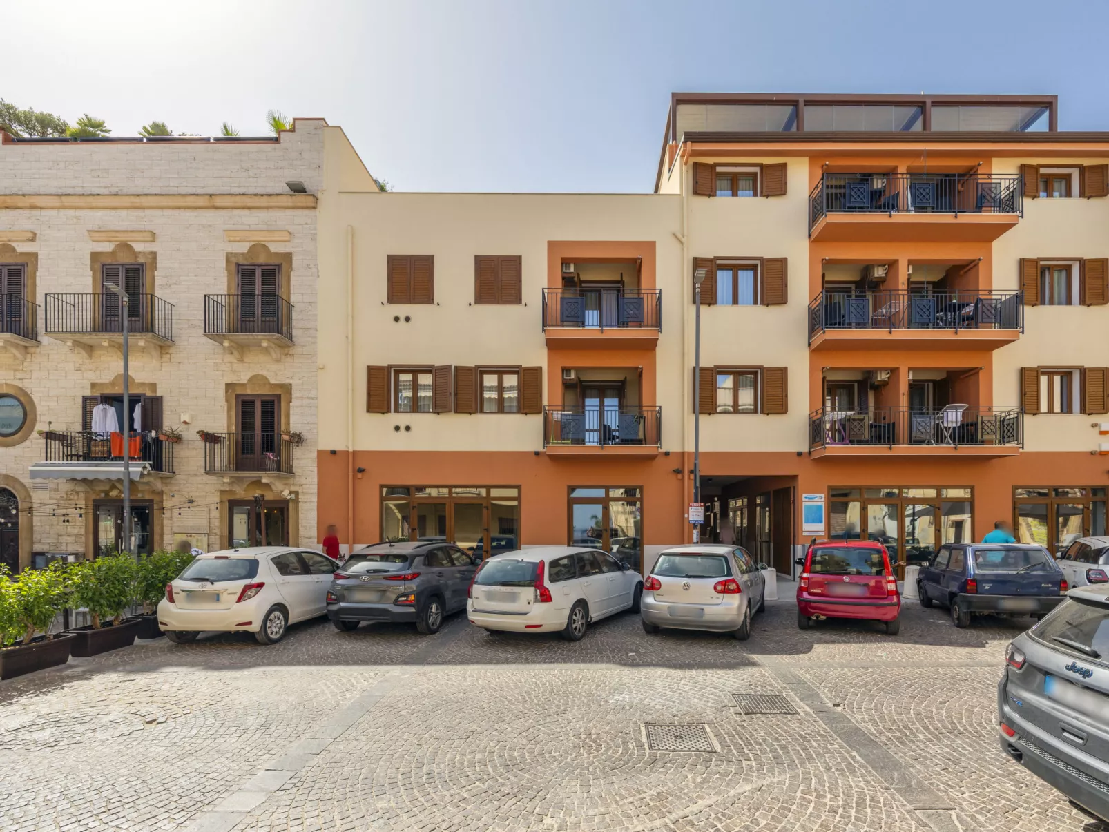 Sicilia-Outside