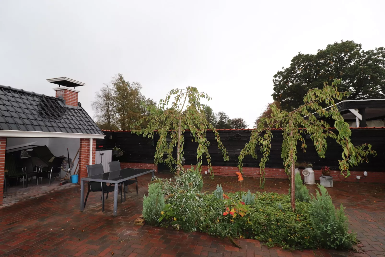 Appartement Notenbomer-Gardens in summer