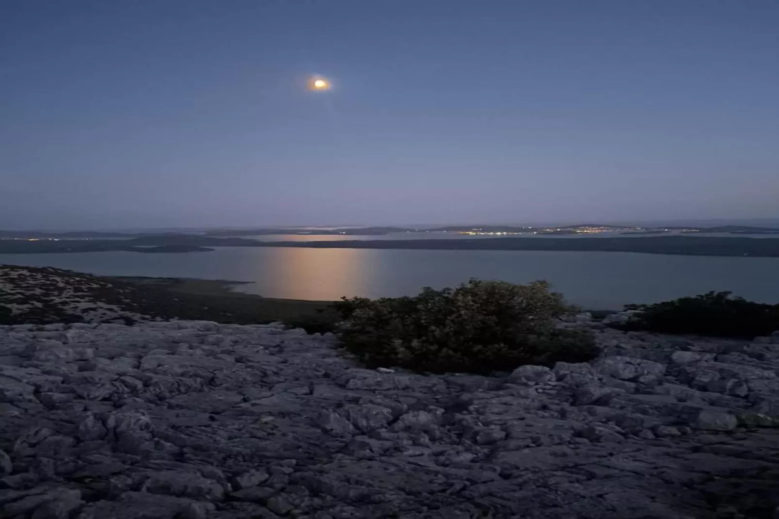 Dalmacija 2-Areas within 20km in summer