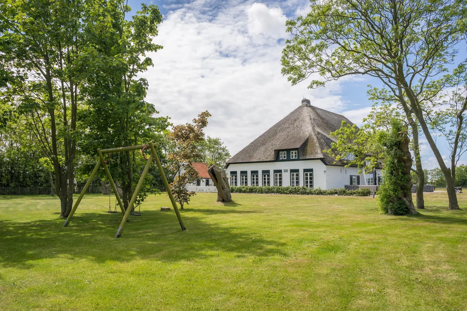 App Hoeve Holland T4 - Exterior in summer