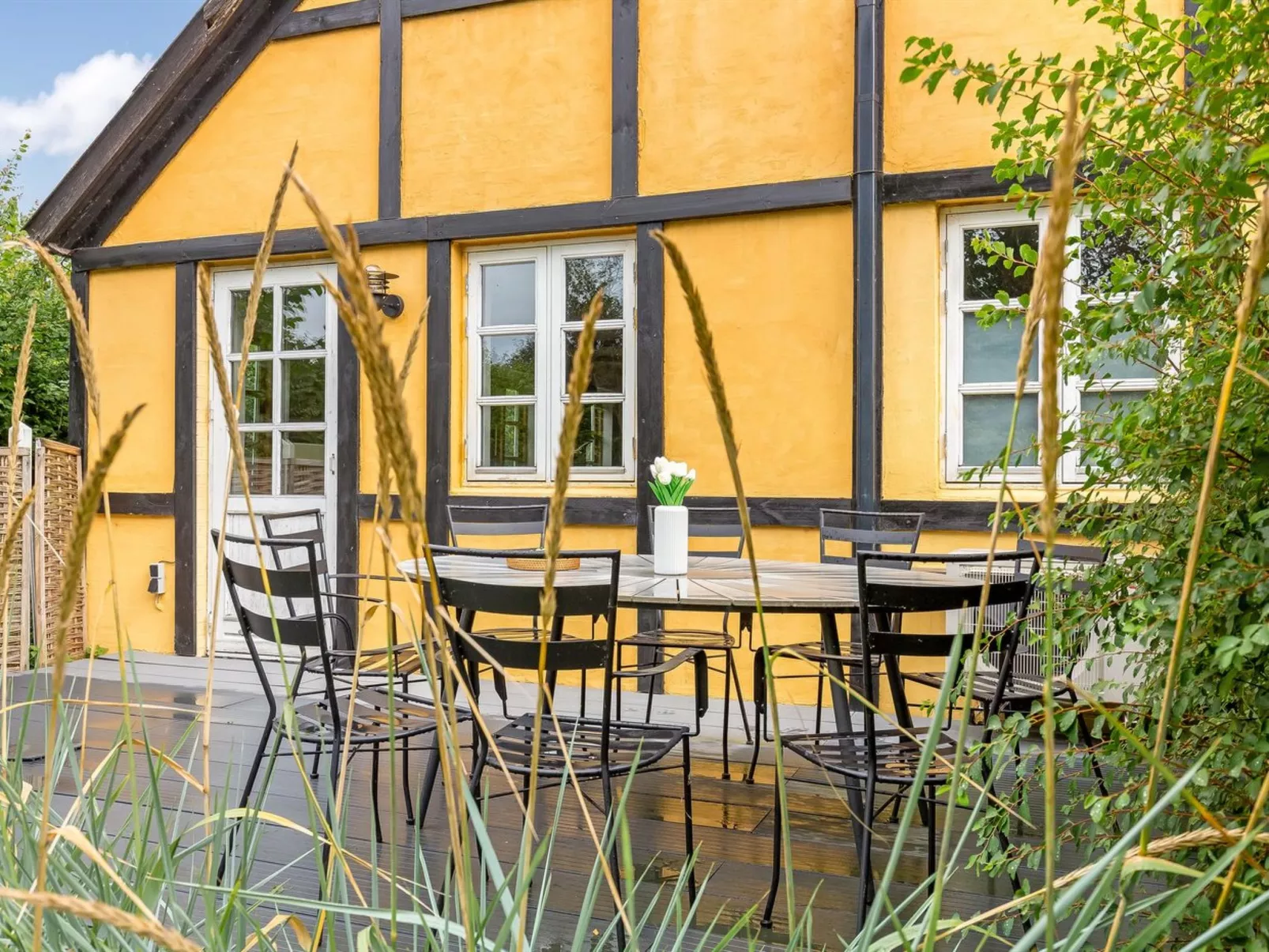 "Hughlek" - 1.5km from the sea-Draußen