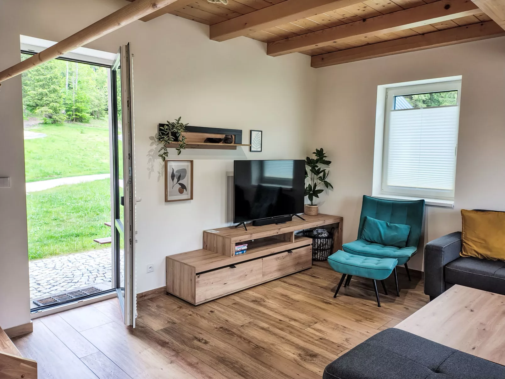 13ka Duplex with Terrace-Drinnen