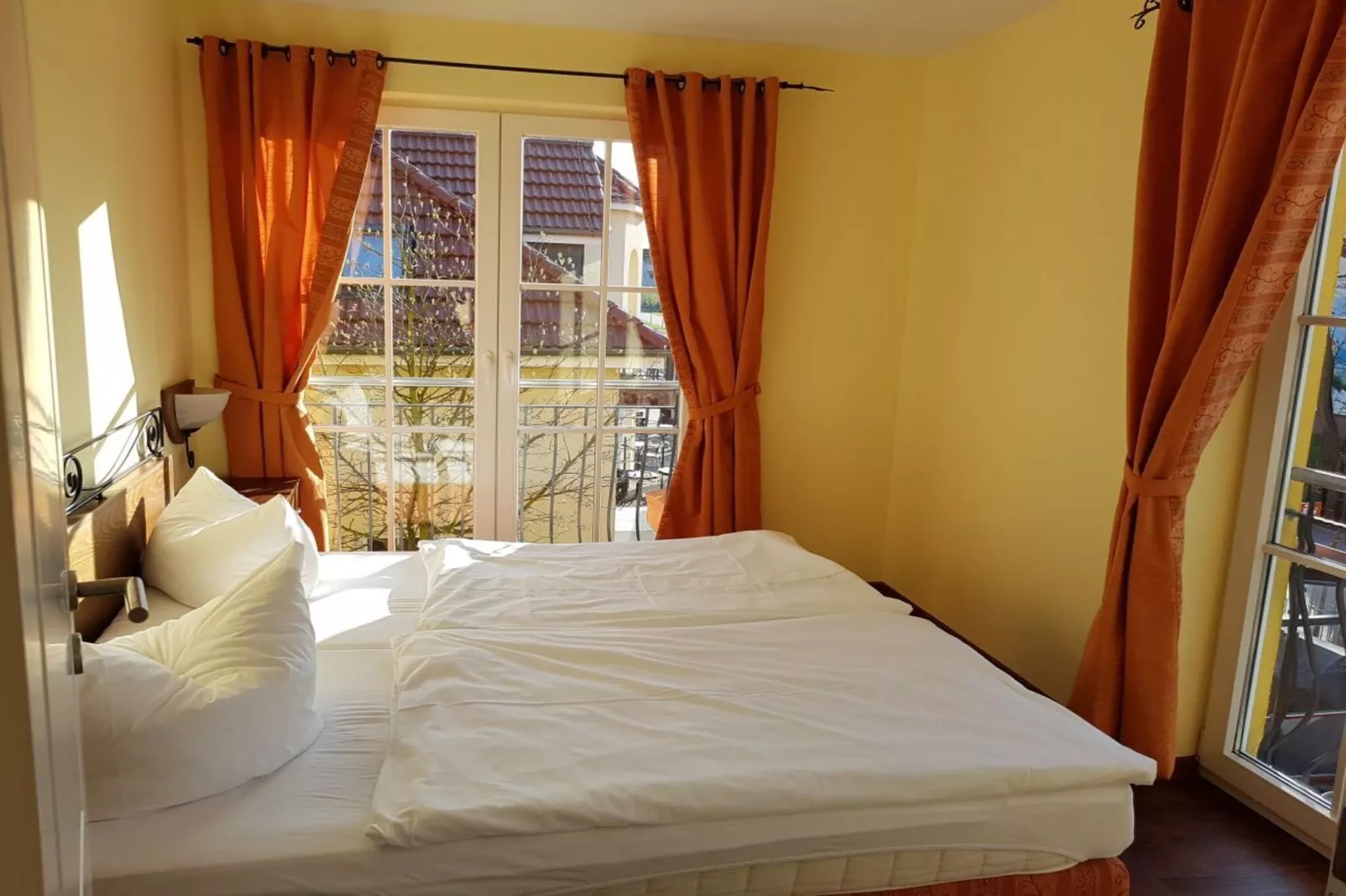 263512-Bedroom