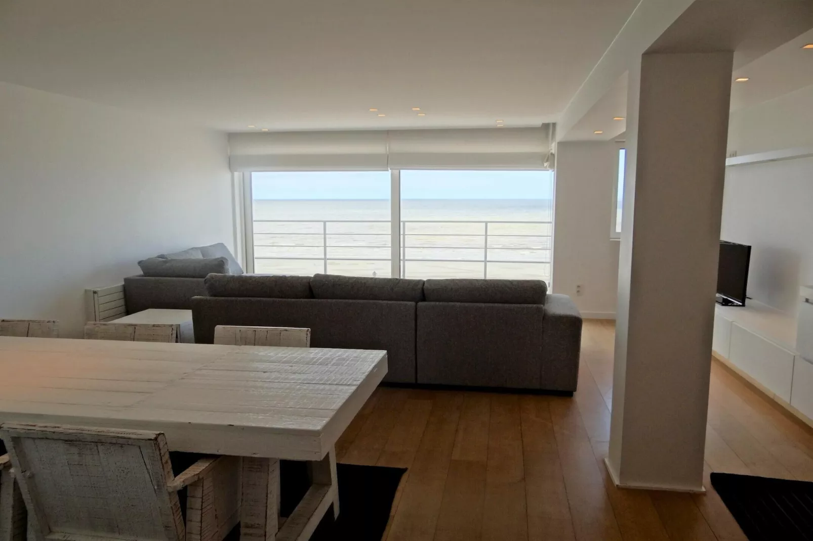 SUN BEACH I