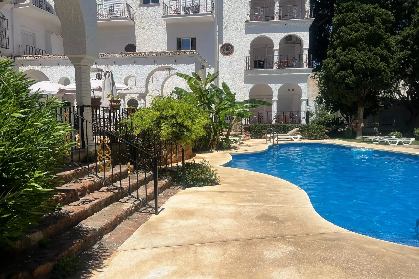 Duquesa de España-Swimming pool