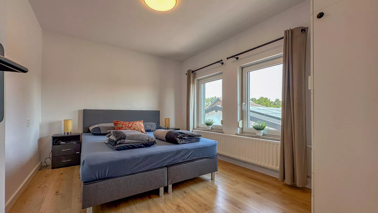 Zicht op Valkenburg-Bedroom