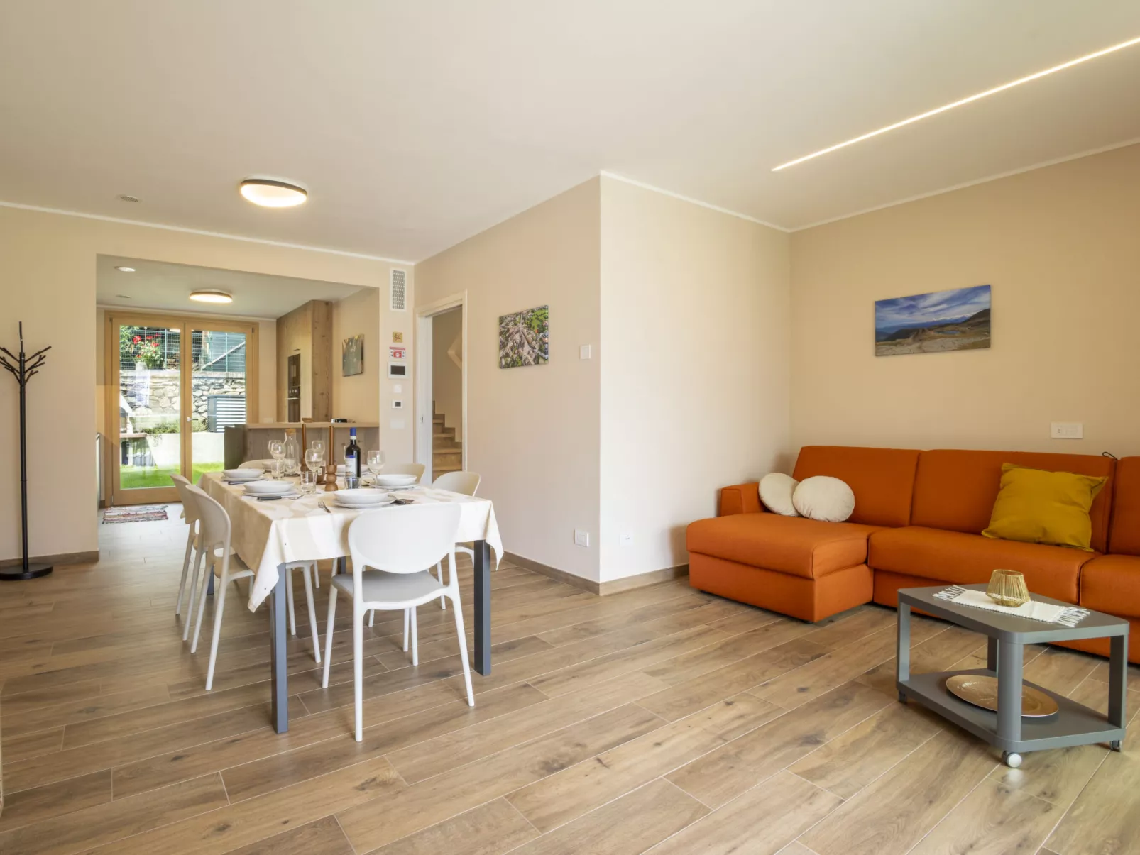 Guarnelle House 2-Inside
