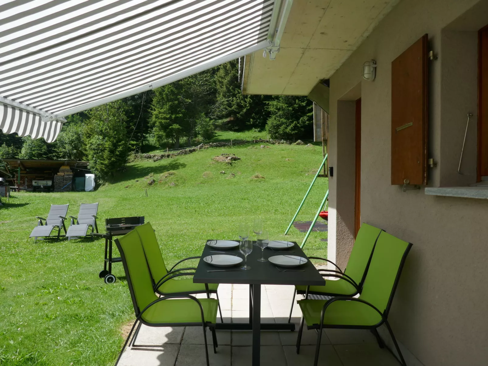 Prou Forestside-Outside