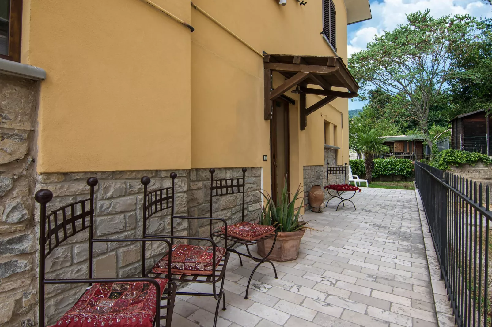 Casa Carlotta-Terrace balcony