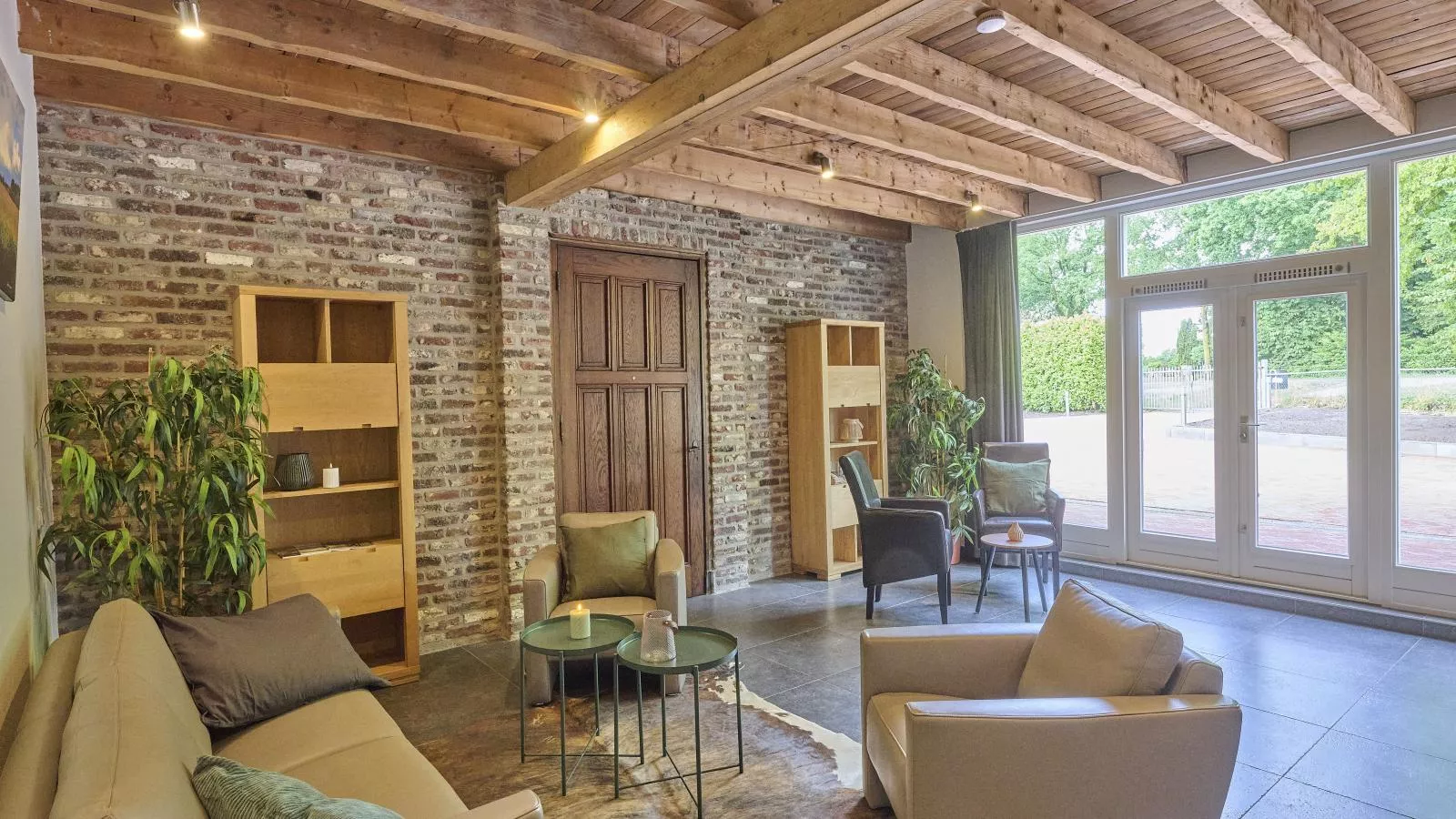 De Rouwenbogt-Salon