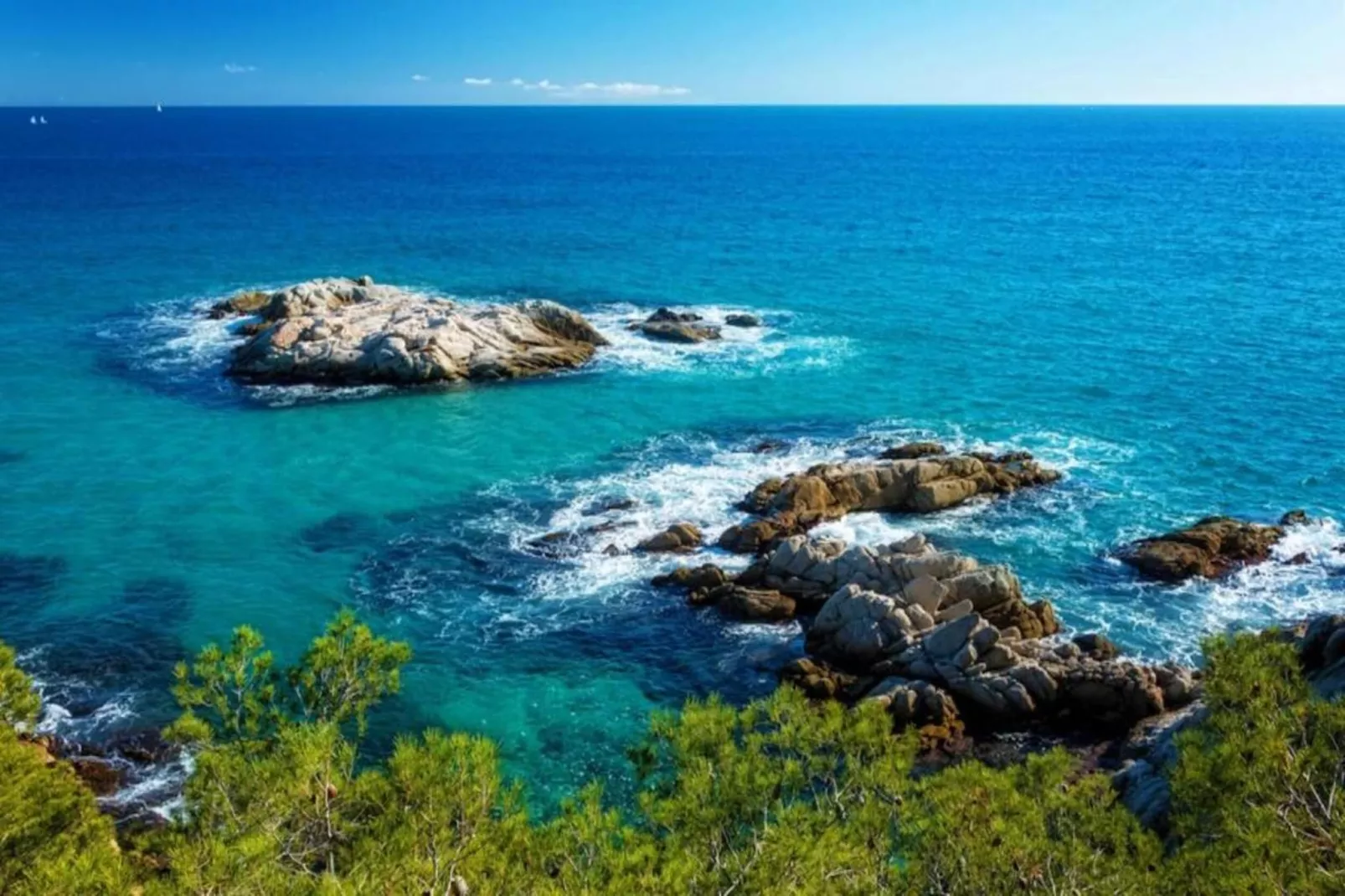 Vila-Areas within 5km in summer
