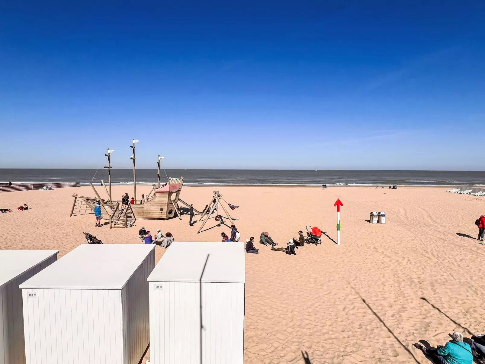 Appartment with beach cabine and parking-Outside