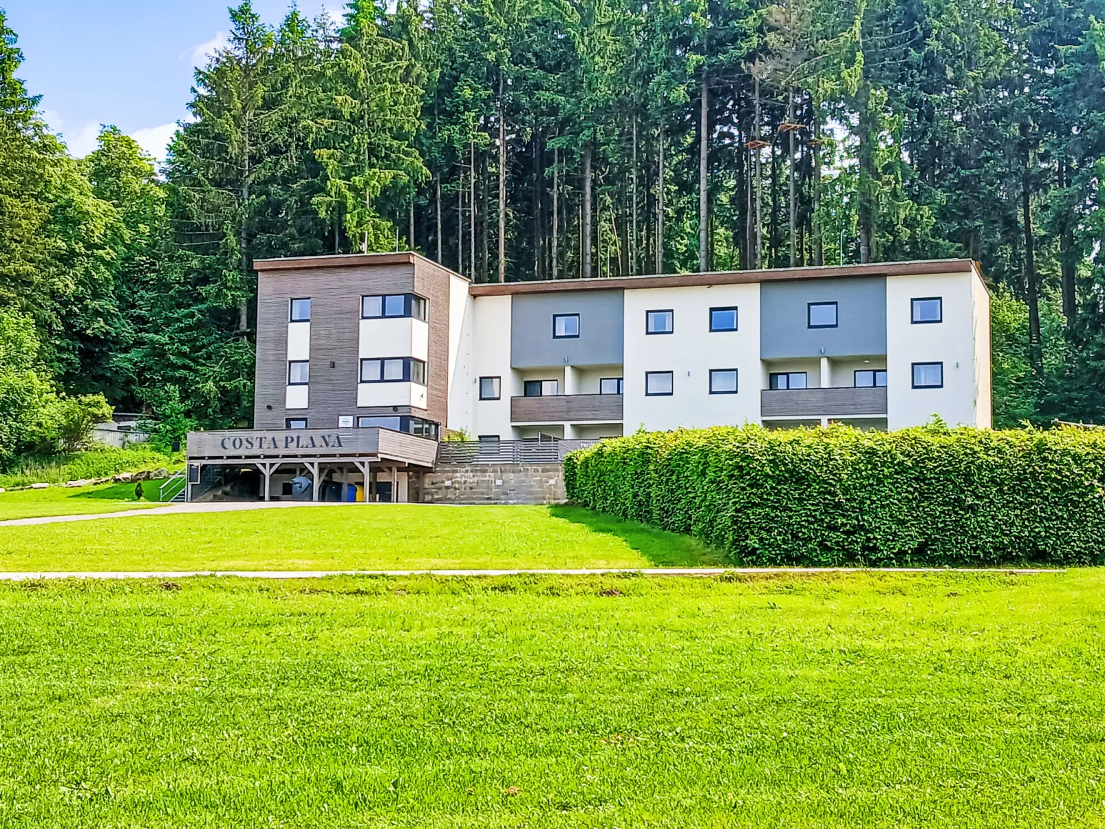 Lakeview Luxury Lodge & Garden-Outside