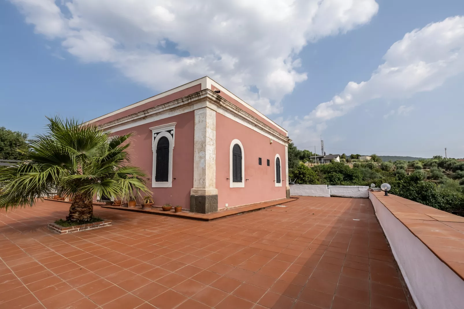 Cirico-Exterior in summer