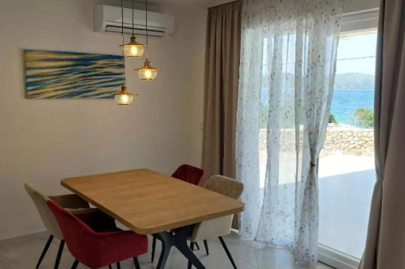 Villa Tamaris - Two Bedroom Holiday Home with Terrace and Swimming pool