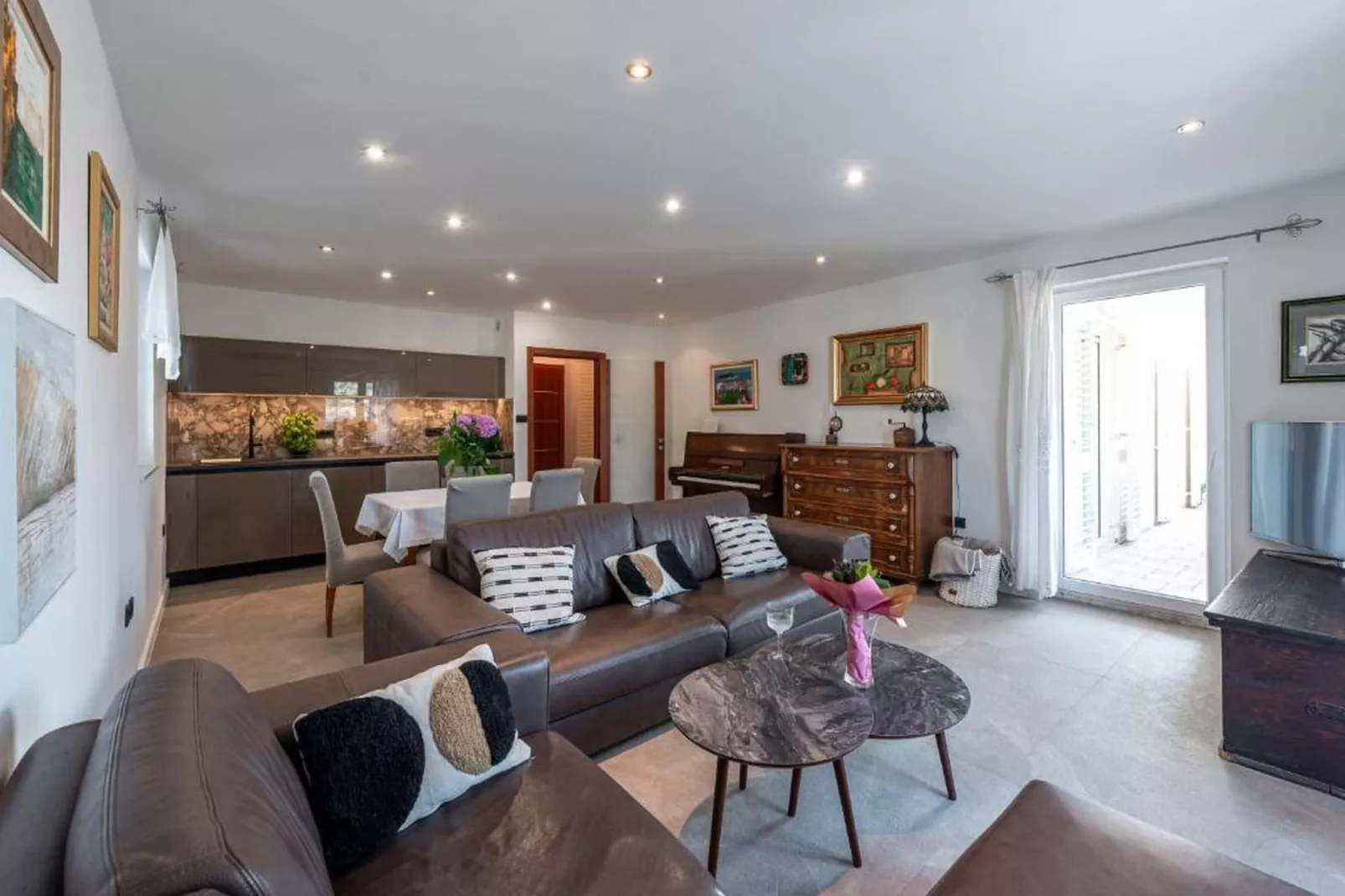Apartments Meri & Karla - Two Bedroom Apartment with Balcony and Bridge View (Meri)