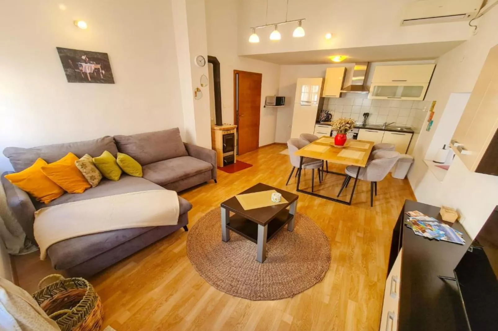 Shadow of Nehaj - Two Bedroom Apartment with Mountin View