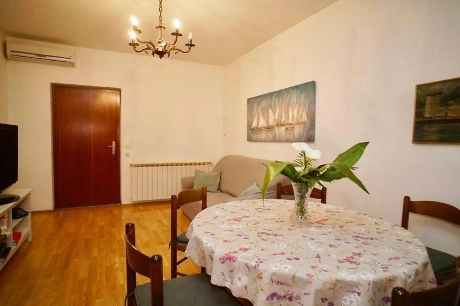 Three Bedroom Apartment with Terrace