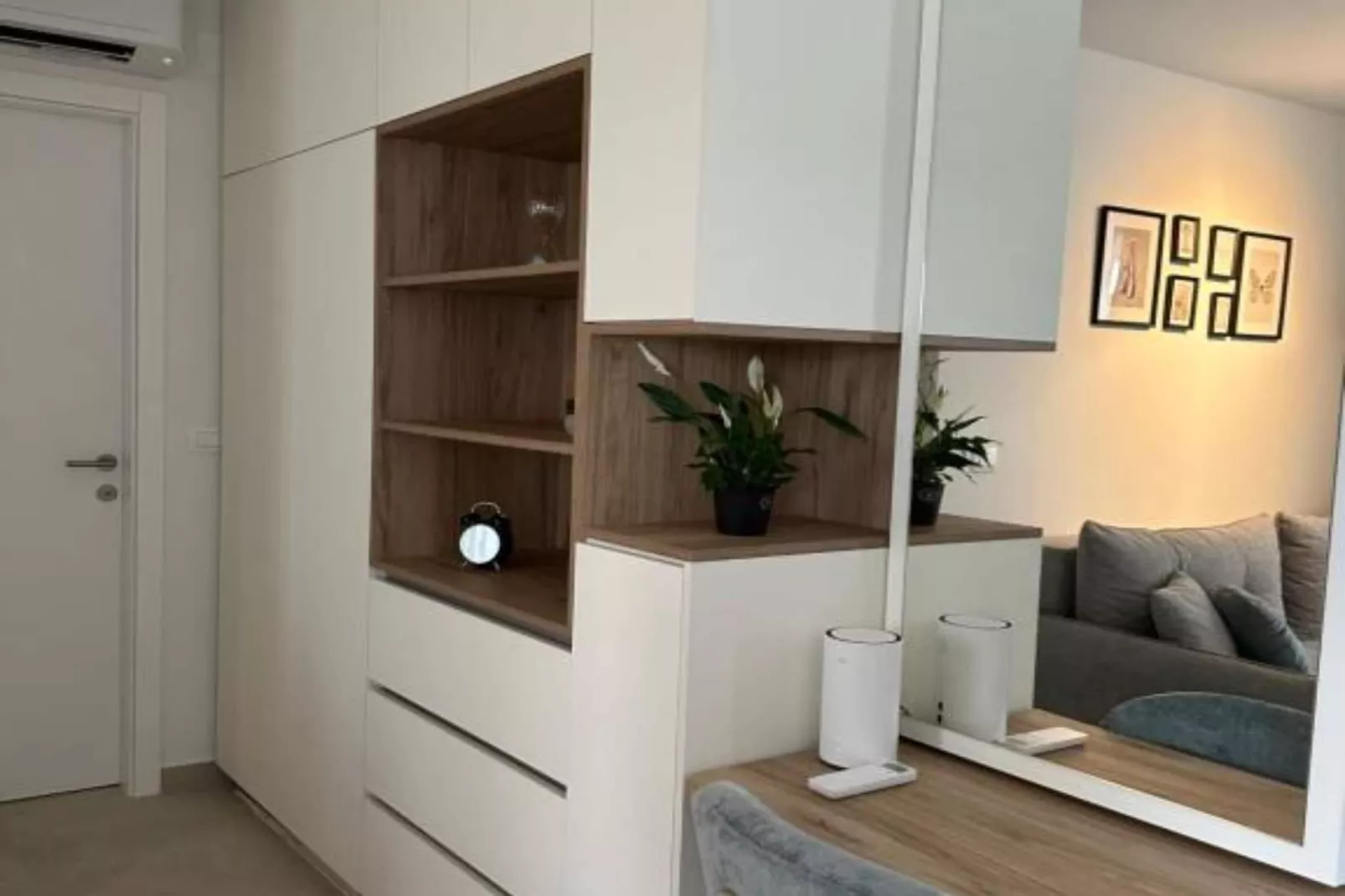 One Bedroom Apartment with  Balcony and City View