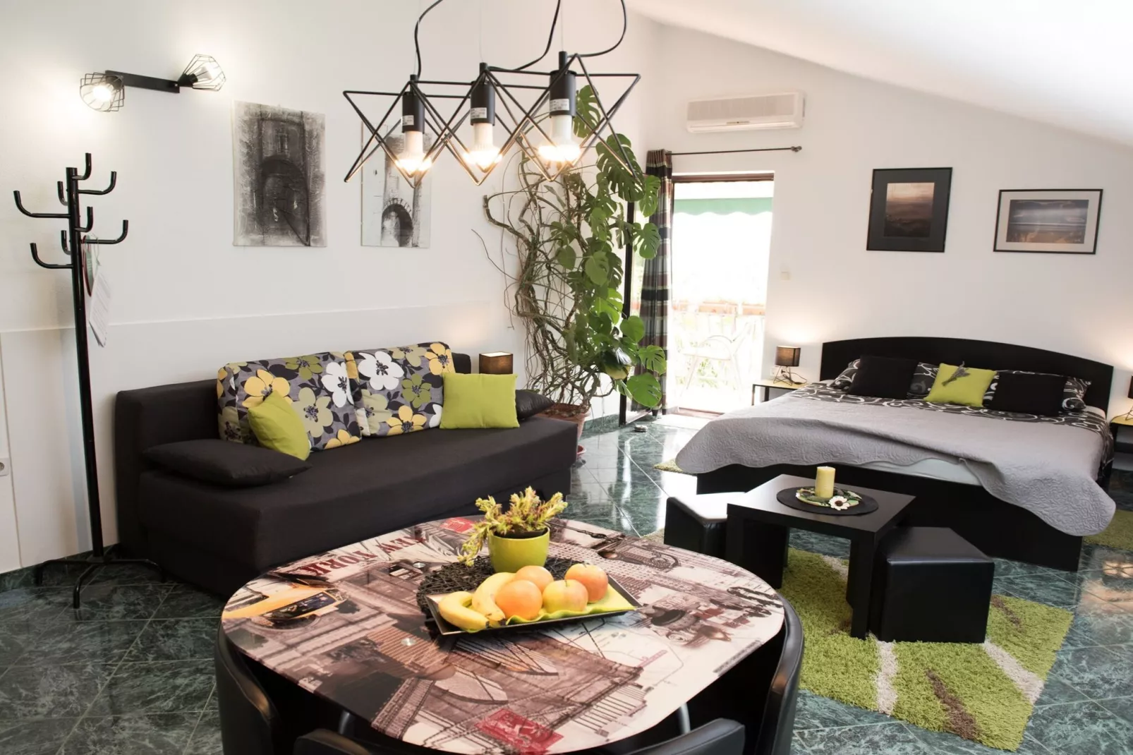 Stylish Lovran Sea View Apartments - Studio Apartment with Balcony and Sea View