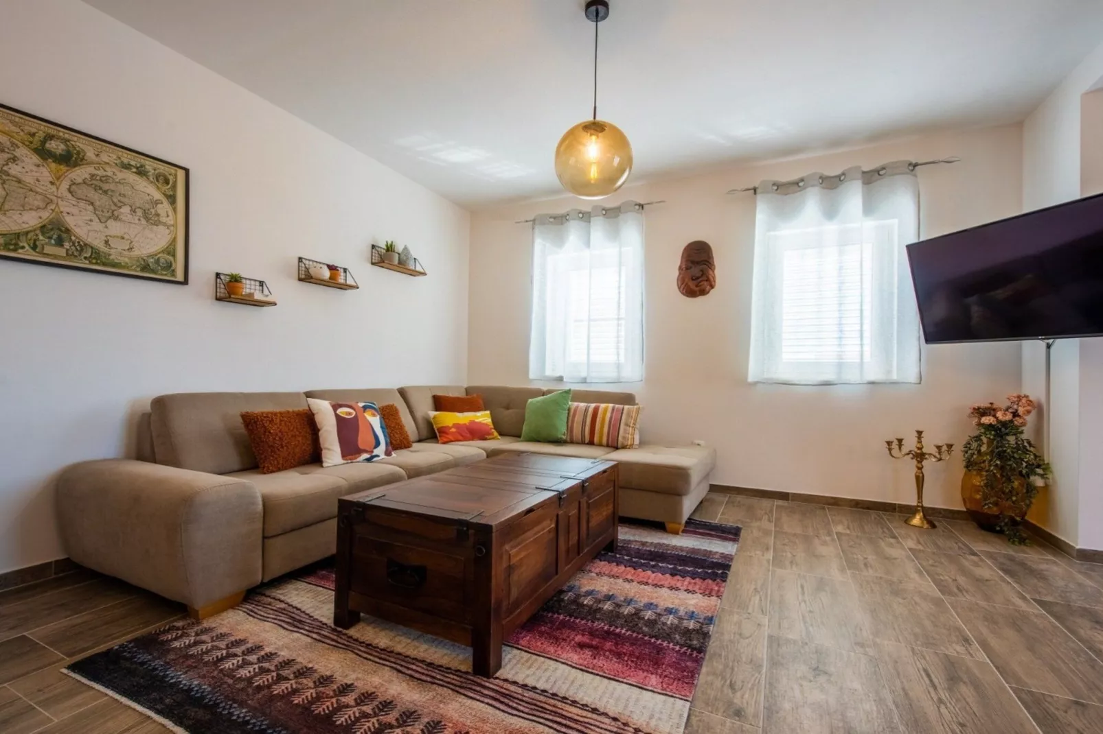 Charming and Tranquil Kastel Gomilica Apartment with Balcony and Patio - Three Bedroom Apartment