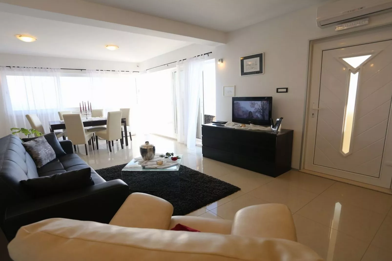 Okrug Gornji Luxurious Escape Villa with Pool - Five Bedroom Villa with Pool