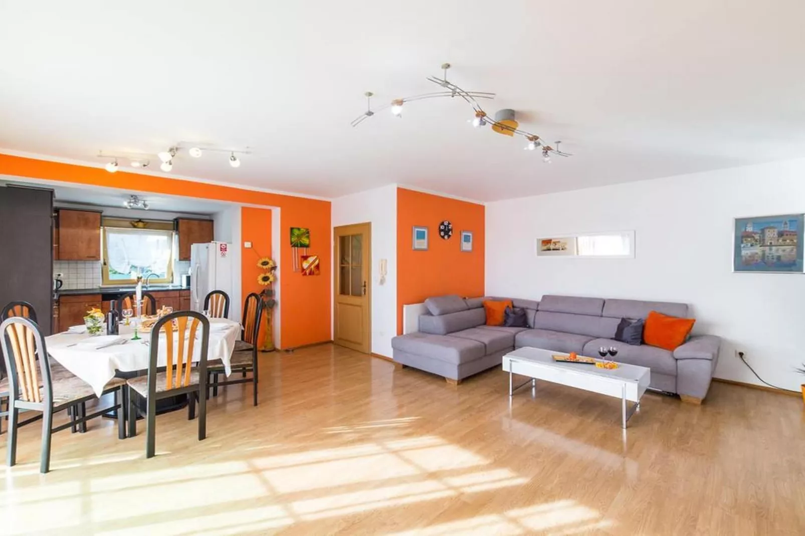 Spacious Holiday Home with Pool and Hot Tub in Kastel Stari - Four Bedroom Holiday Home with Pool