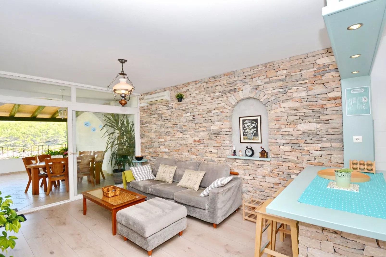 Blissful Bay Apartments Vrboska - Two Bedroom Apartment with Terrace (owner Kadulja)
