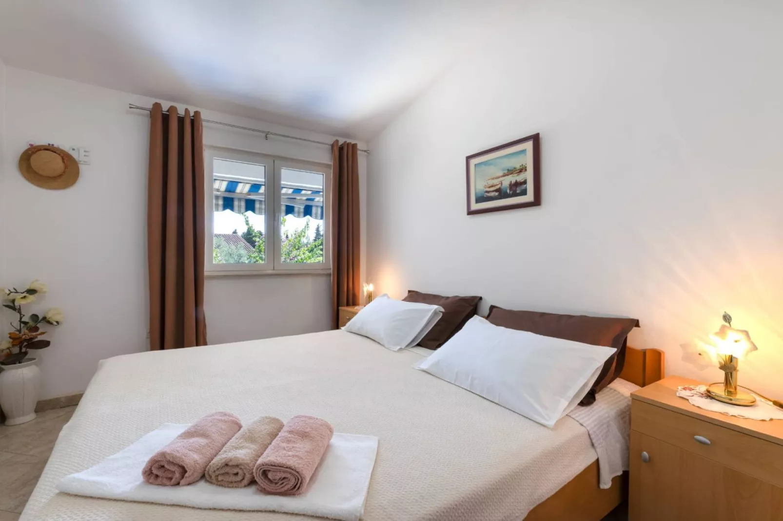 Bright and Spacious Apartment with Terrace in Kastel Stafilic - Two Bedroom Apartment with Terrace