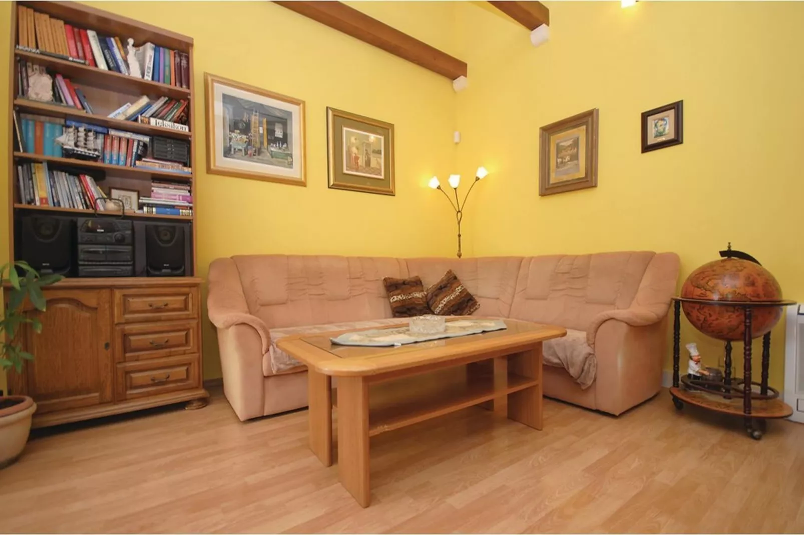 Picturesque Escape Holiday Home with Pool and Sauna - Four Bedroom Holiday Home with Sauna and Pool