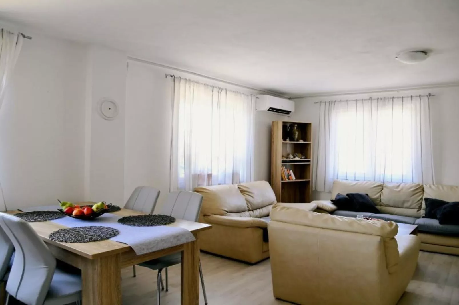 Holiday Home Mumy - Four Bedroom Holiday Home with Pool