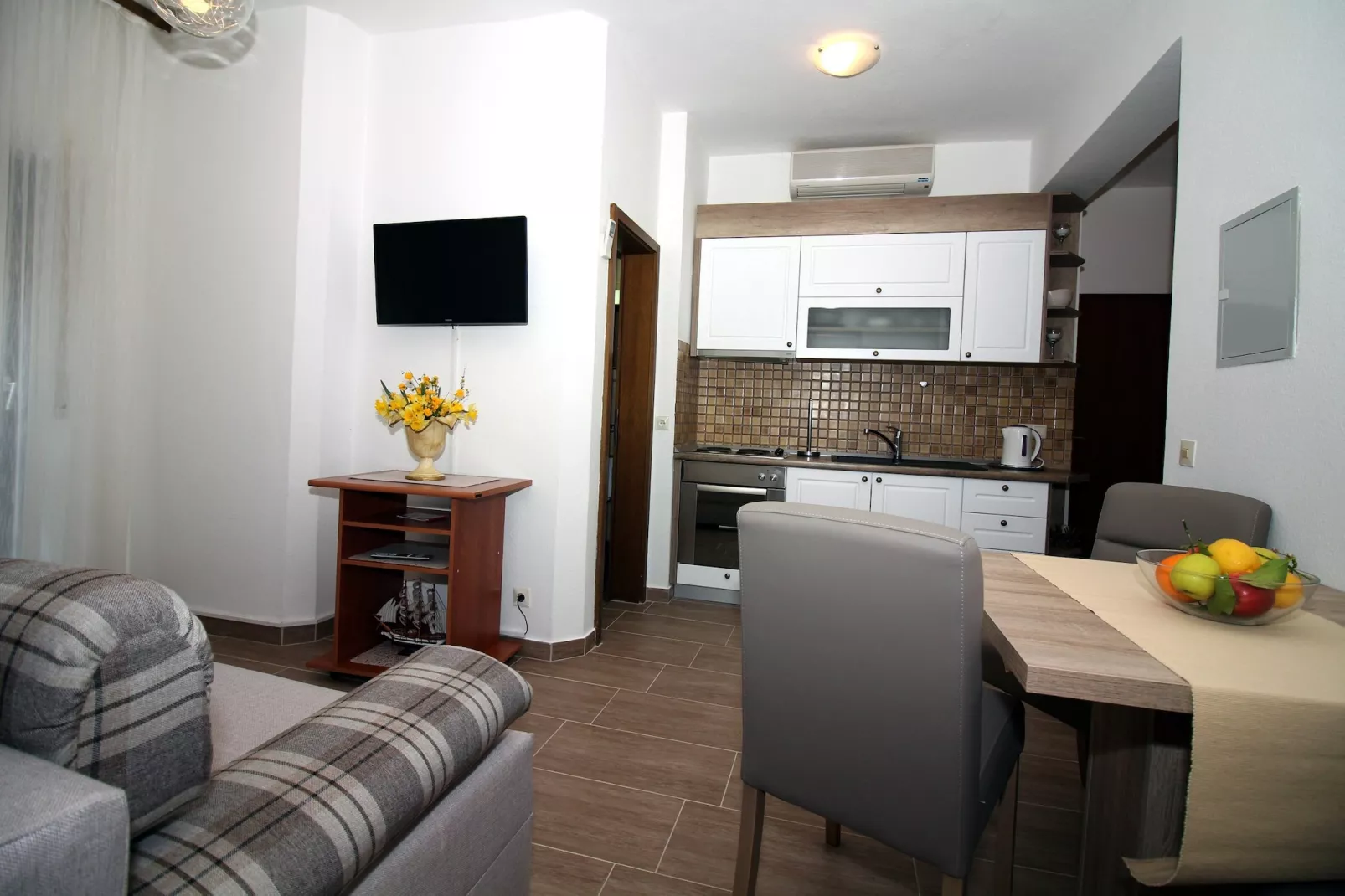 Zadar Coastal Haven - One Bedroom Apartment Ground Floor