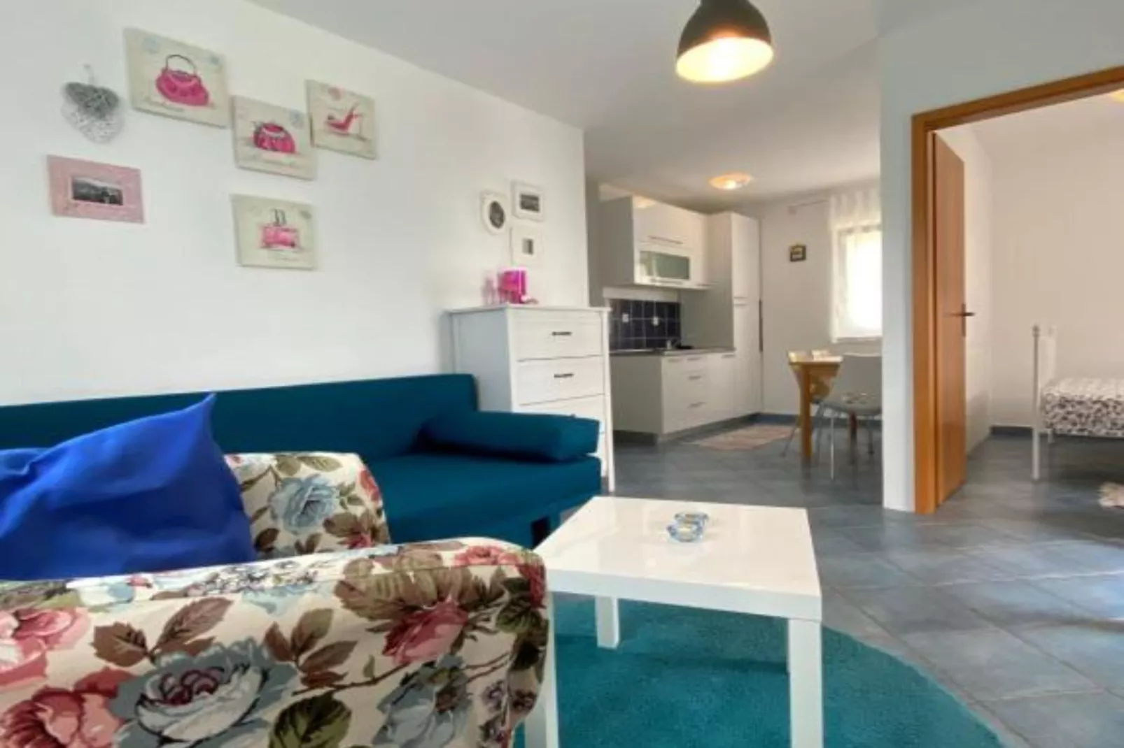 Apartments Lara Rab - One Bedroom Apartment with  Balcony