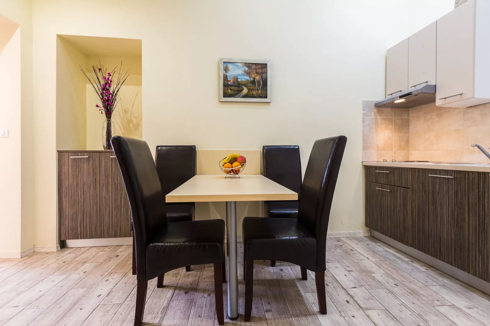 Charming and Historic Old Town Apartments - One Bedroom Apartment