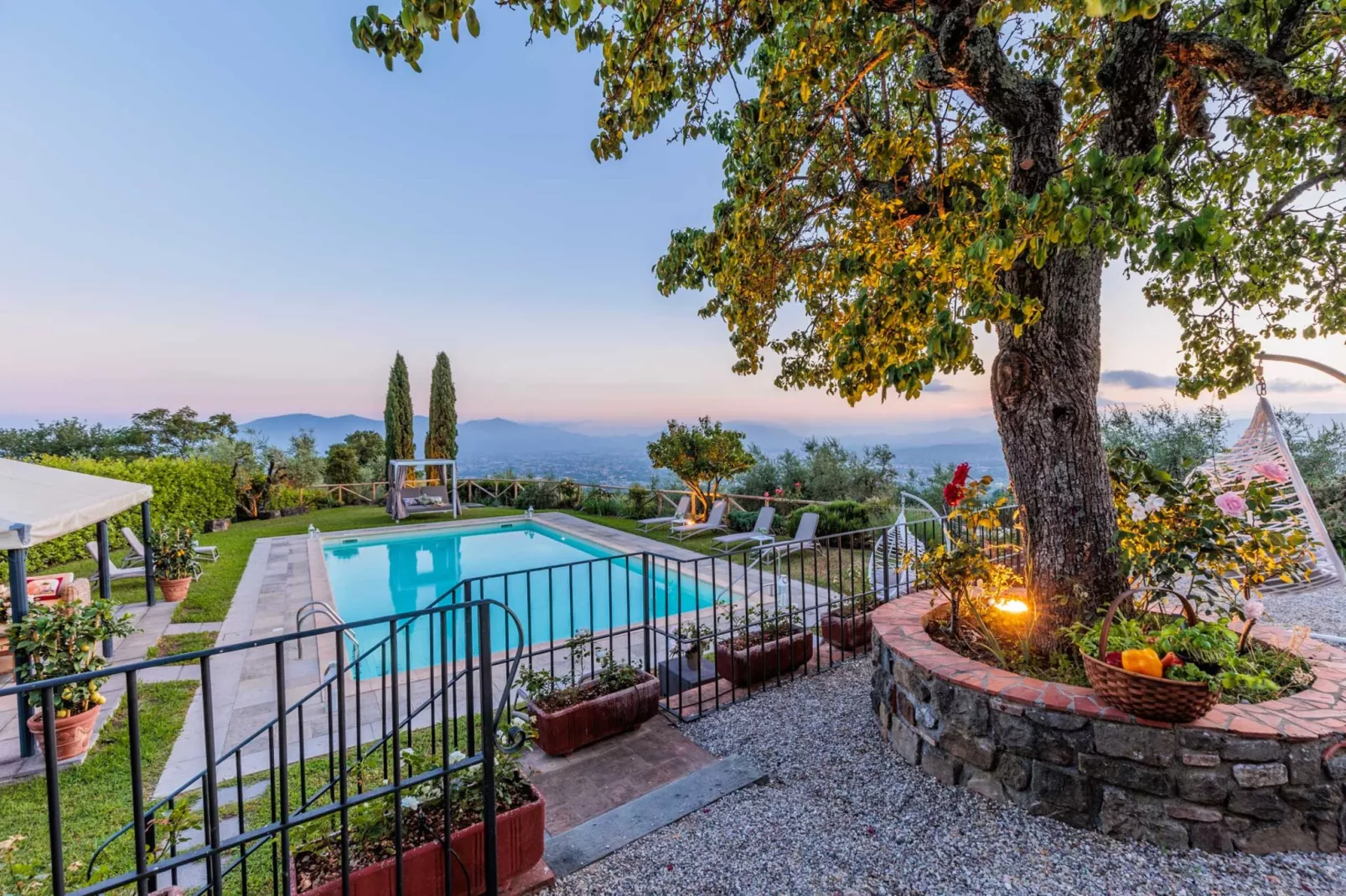 Tuscan Fizz Villa, a Vineyards Retreat