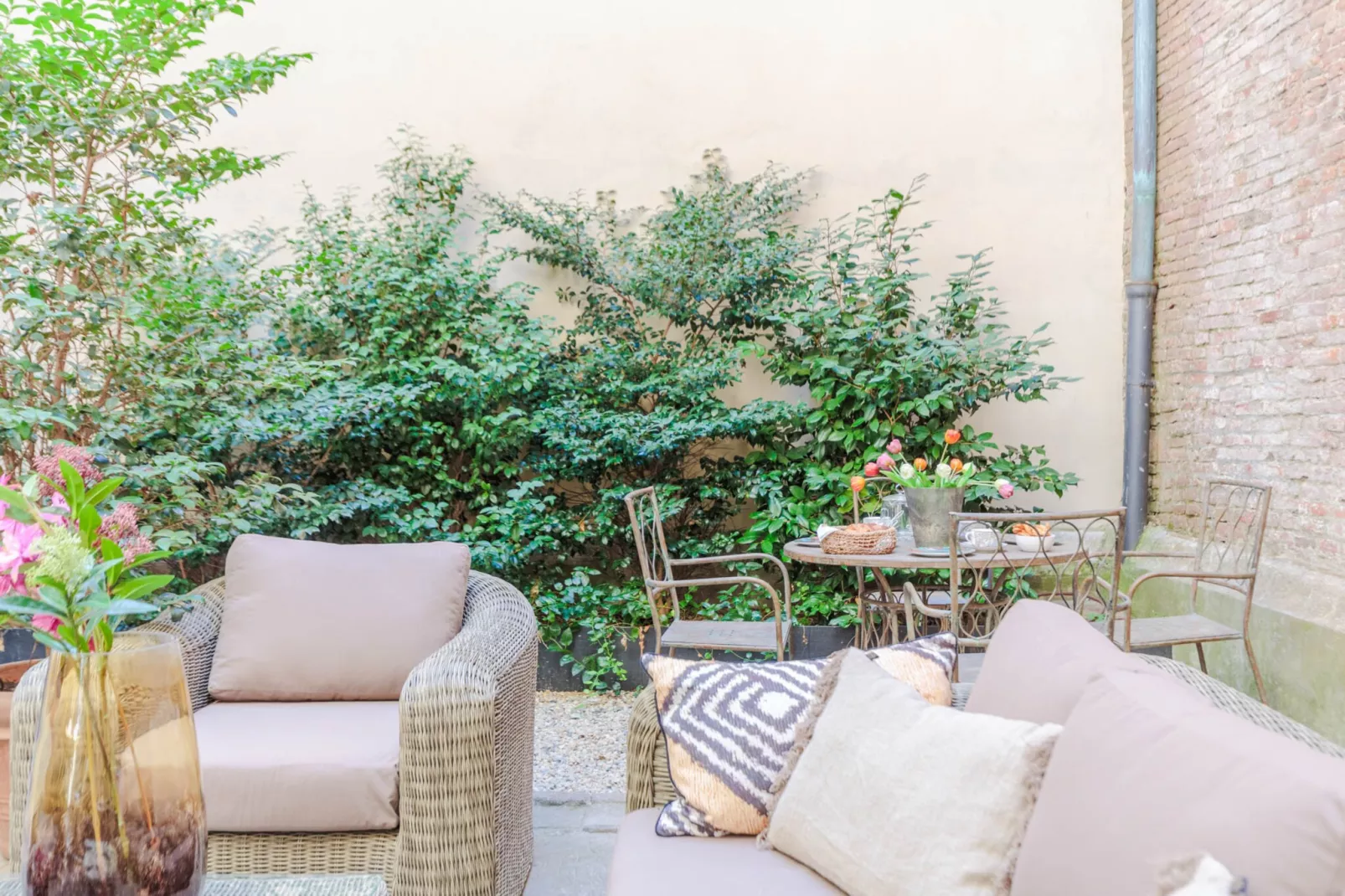 Vissi D'Arte, an Apartment with Garden