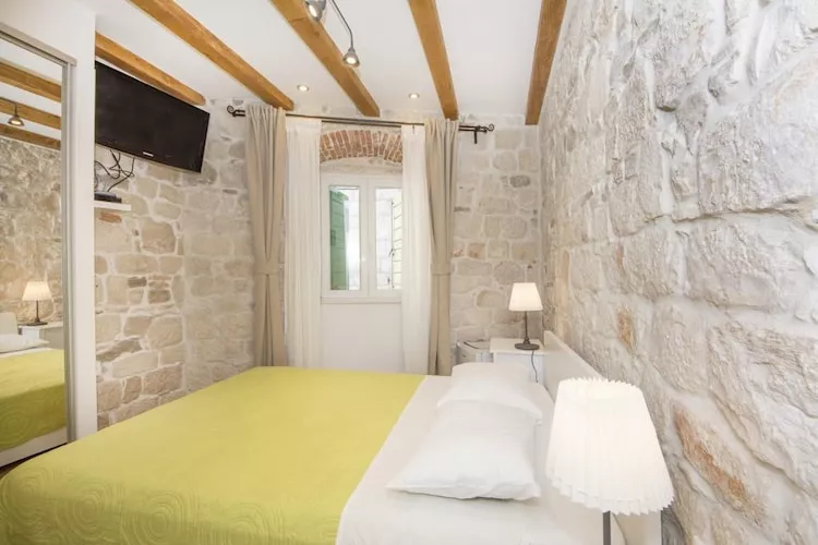 Apartments Stone Elegance (ST) - Double Room (Saskinja)