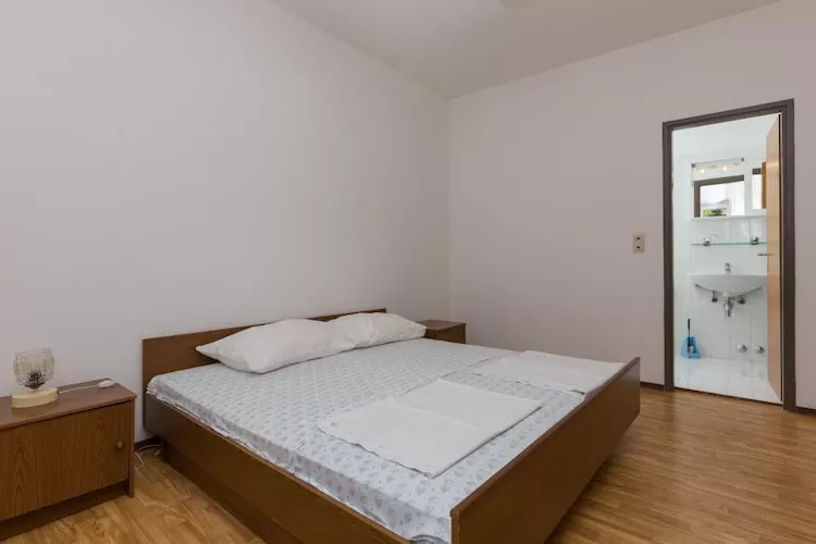 Rooms Villa Bašica - Standard Double Room with Forest View (Soba 5)