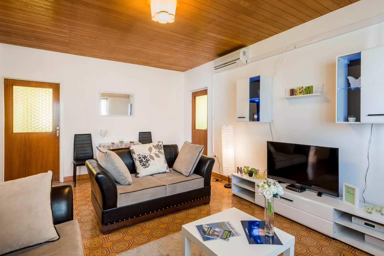 Apartment Hope (ST) - Two Bedroom Apartment with Balcony