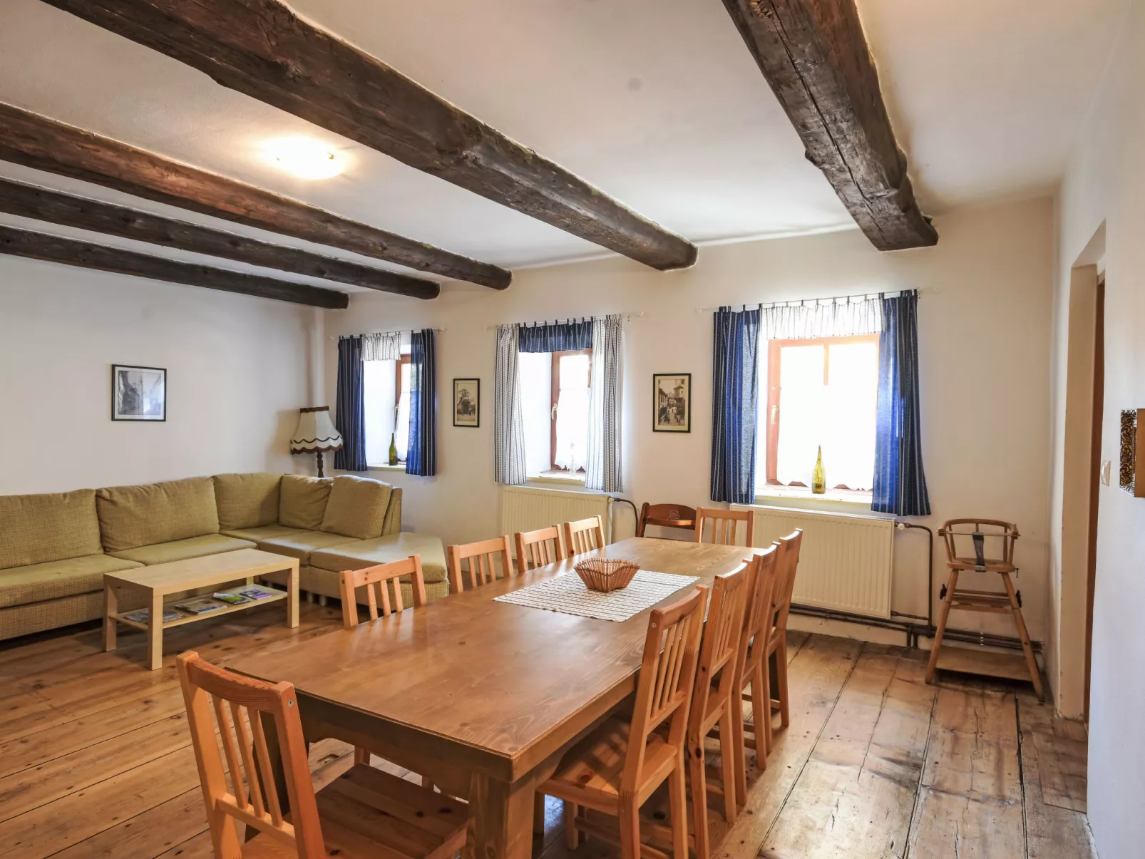 Spacious in Farmhouse