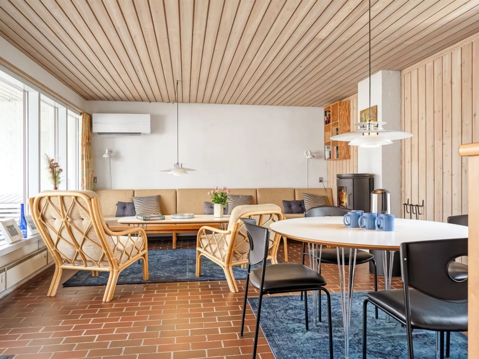 "Aike" - 1km from the sea-Inside