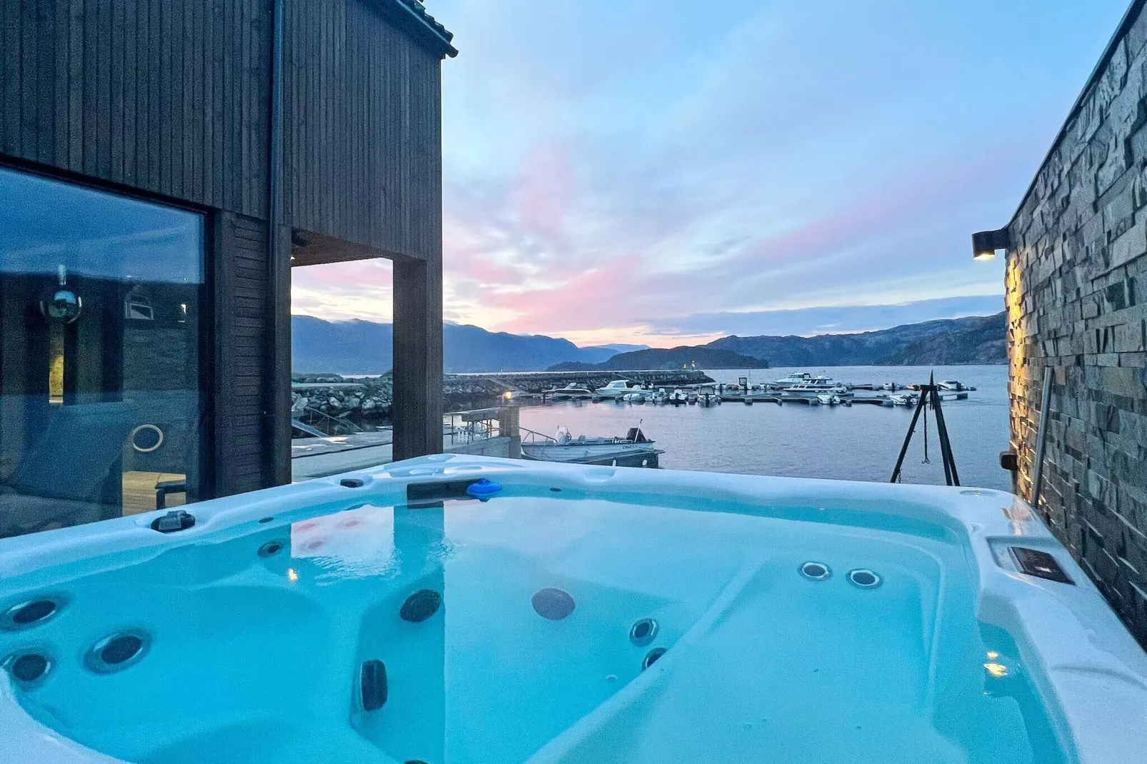 7 person holiday home in Huglo-By Traum-Spa