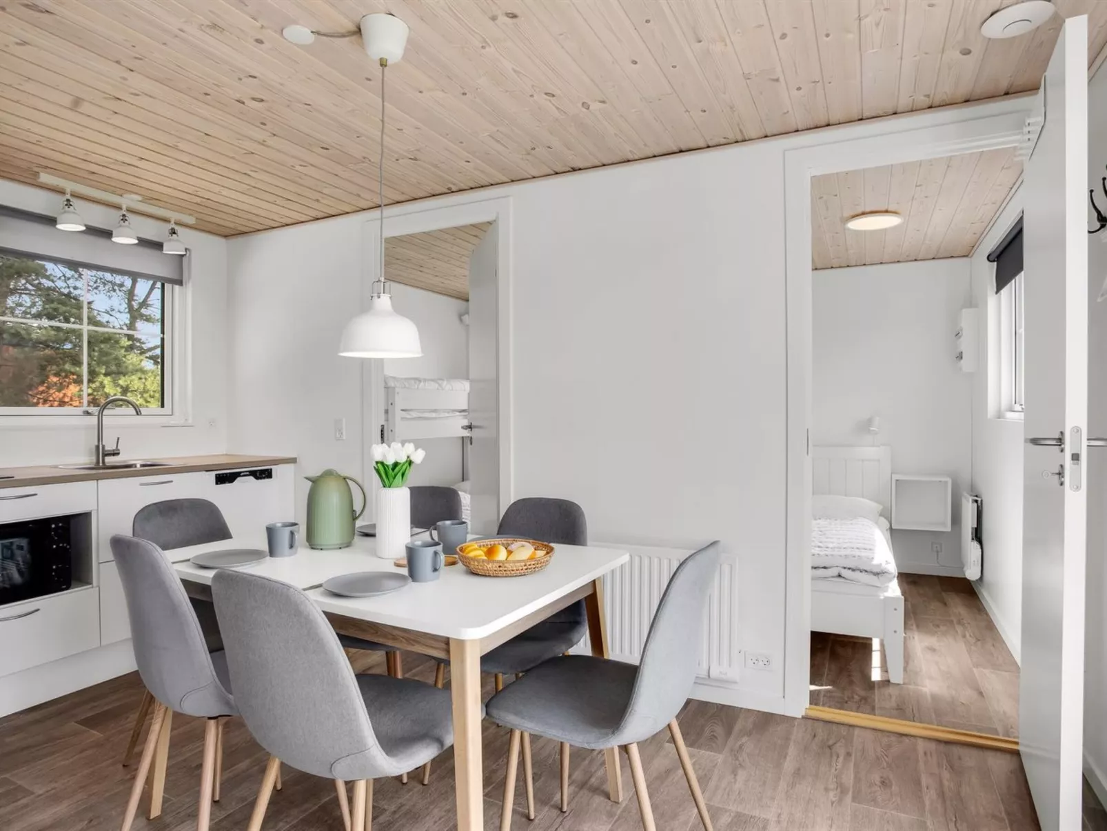 "Fay" - 900m from the sea-Drinnen