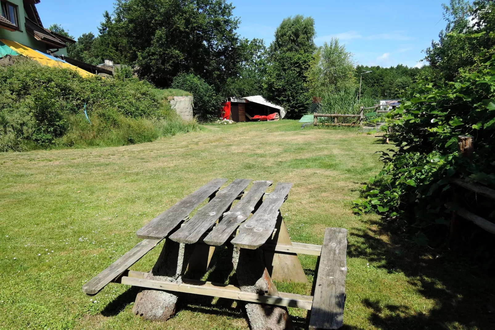 Pod świerkami pokój nr 1 dla 3 osób-Außenbereich Sommer